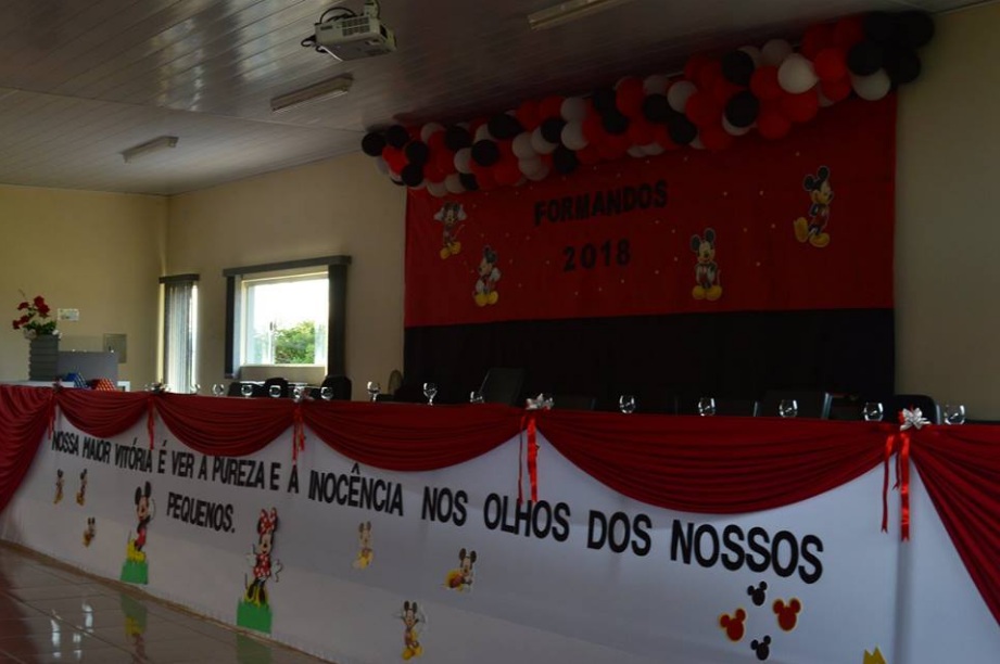 Imagem da notícia: FORMATURA DO PRÉ ESCOLAR REALIZADA NA CÂMARA MUNICIPAL